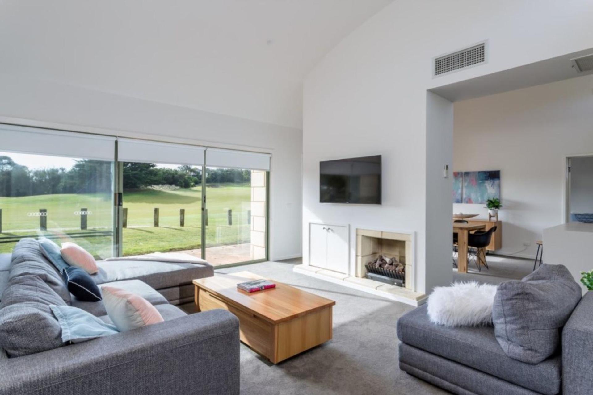 Coastal Retreat At Holiday home *